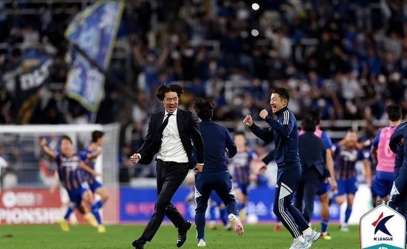 韩国队主帅洪明甫下课，足球场上的下课铃