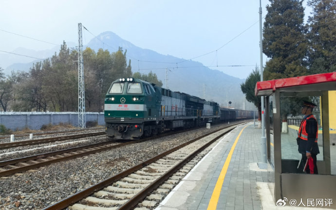 🚂K365次列车经过站点视频，一趟慢火车，看尽人间烟火