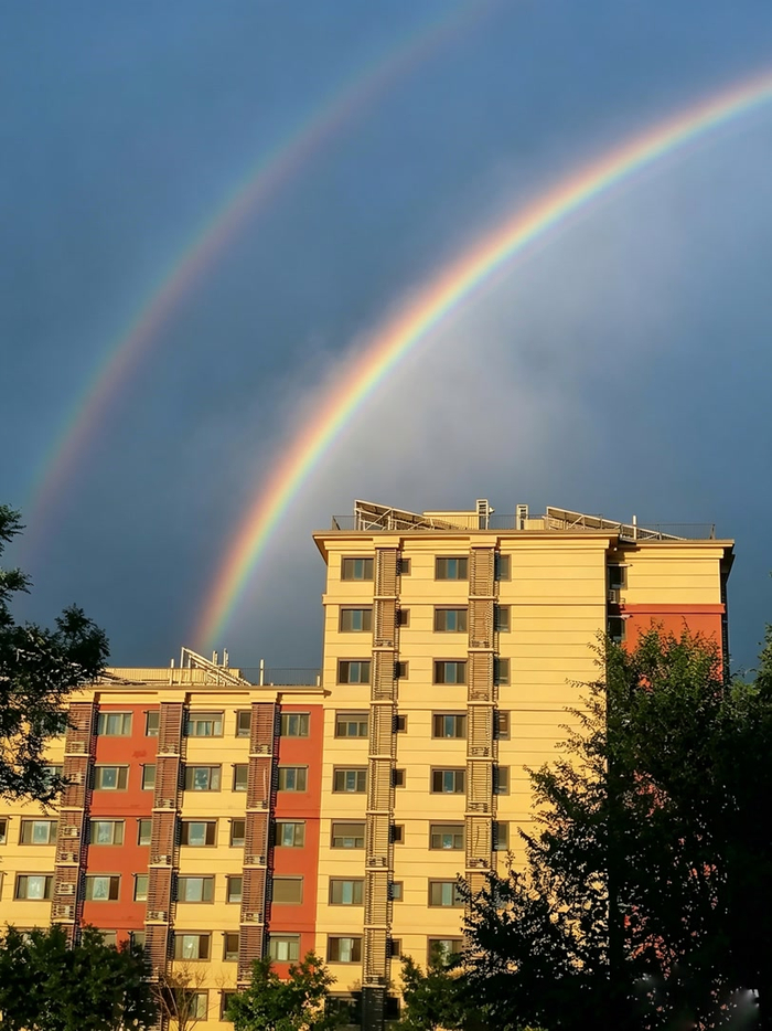 惊艳！北京雨后再现双彩虹