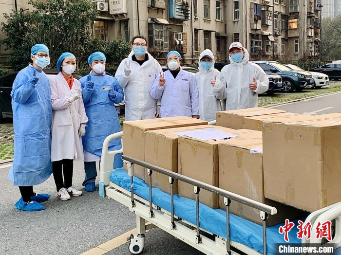 90后夫妇的温暖行动，连夜制作400份包子送往抗疫一线